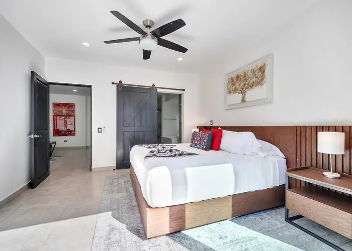 Marbella Lane Premium Ocean View & Pool *