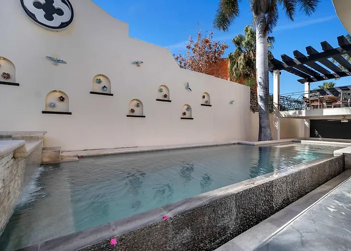 Marbella Lane Premium Ocean View & Pool Holiday home *