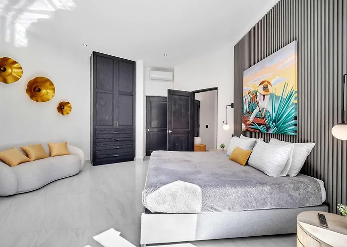 Marbella Lane Premium Ocean View & Pool Holiday home *