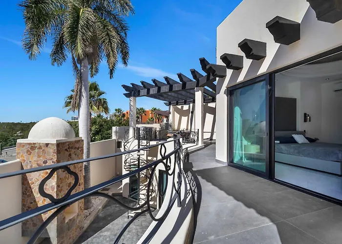 Marbella Lane Premium Ocean View & Pool Holiday home
